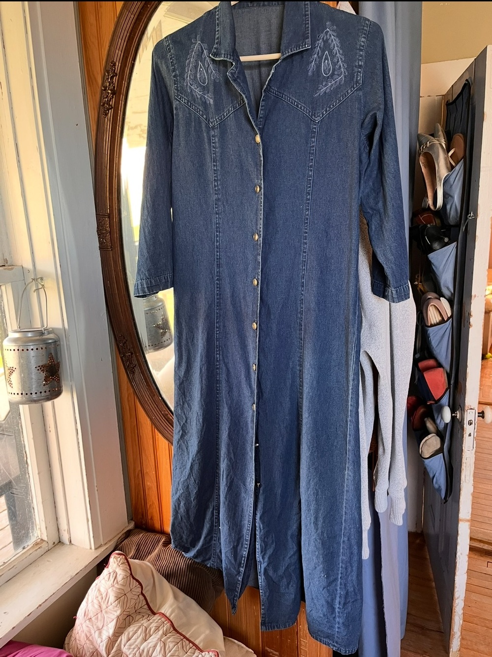 Vintage Chebella Women’s long full button down denim collard dress size small